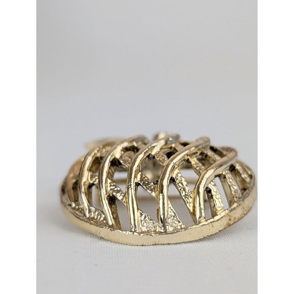 Vintage Gerry’s Gold Tone Apple Brooch Pin Open Latticework Fruit Jewelry - Picture 3 of 6